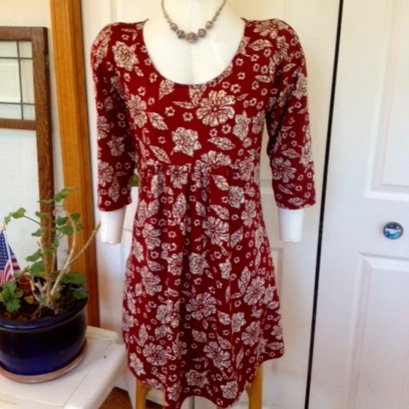 R & B Collection Dresses & Skirts - Empire Waist Maroon Flower Dress
